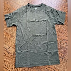 ALO Yoga Men's raglan Tee